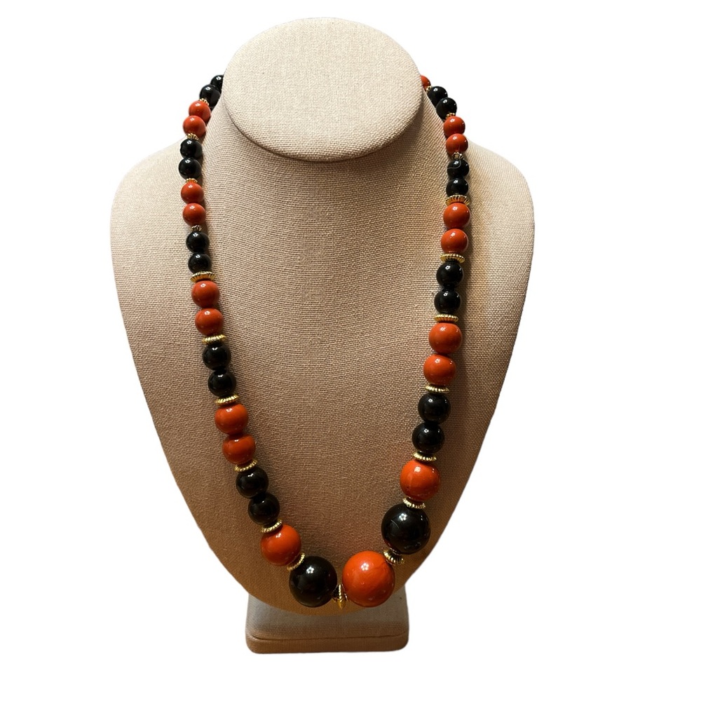 ✨ 3/$15 ✨ Black and Orange Beaded Necklace
